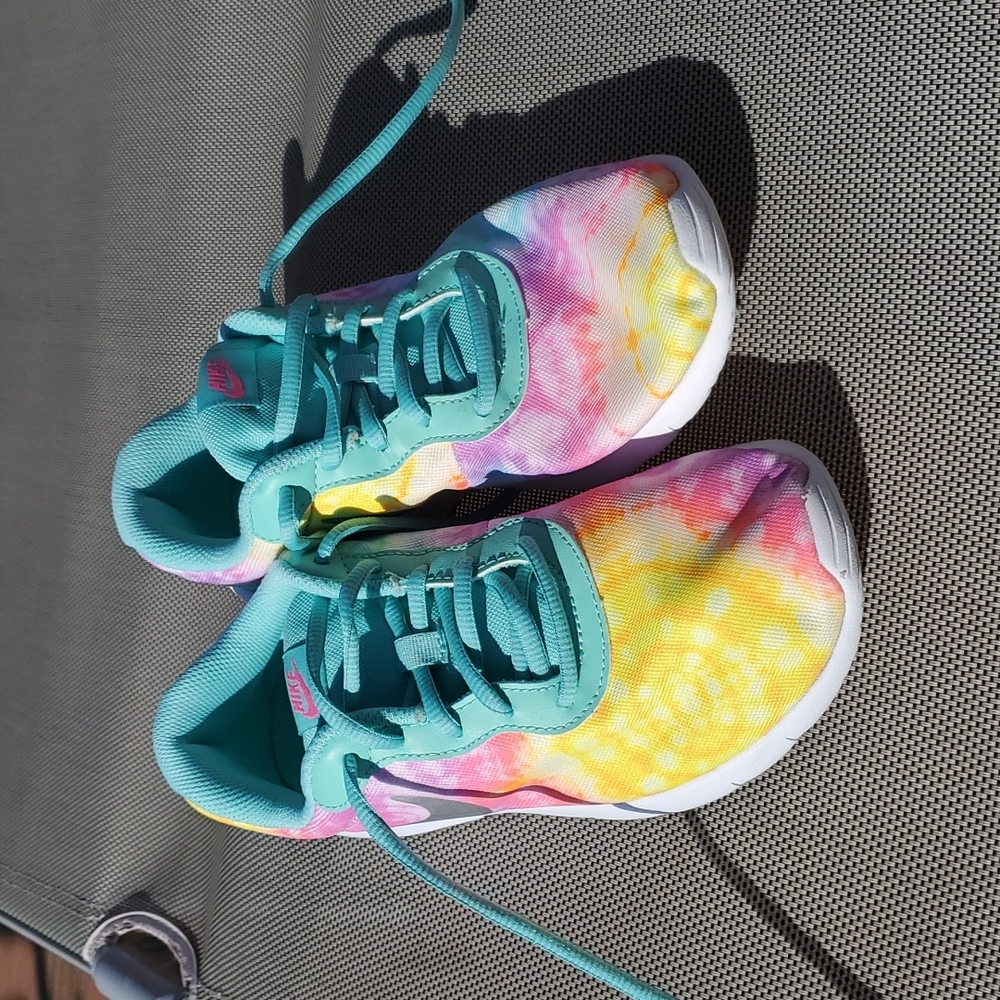 Nike tie dye youth 5.5 shoes